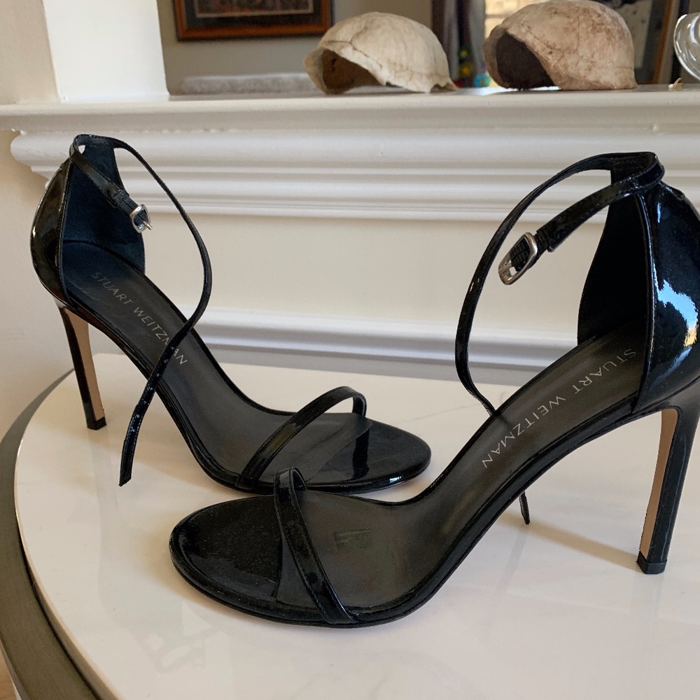 STUART WEITZMAN Nudistsong Patent Leather Sandals
